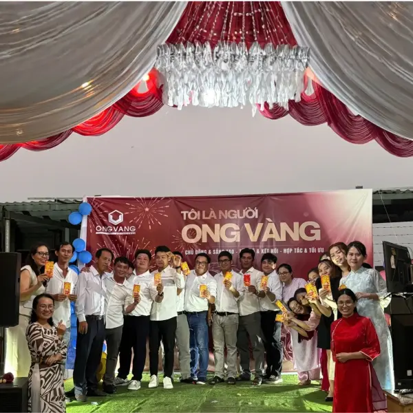 Tiệc Tất Niên - Ong Vàng Bứt Phá