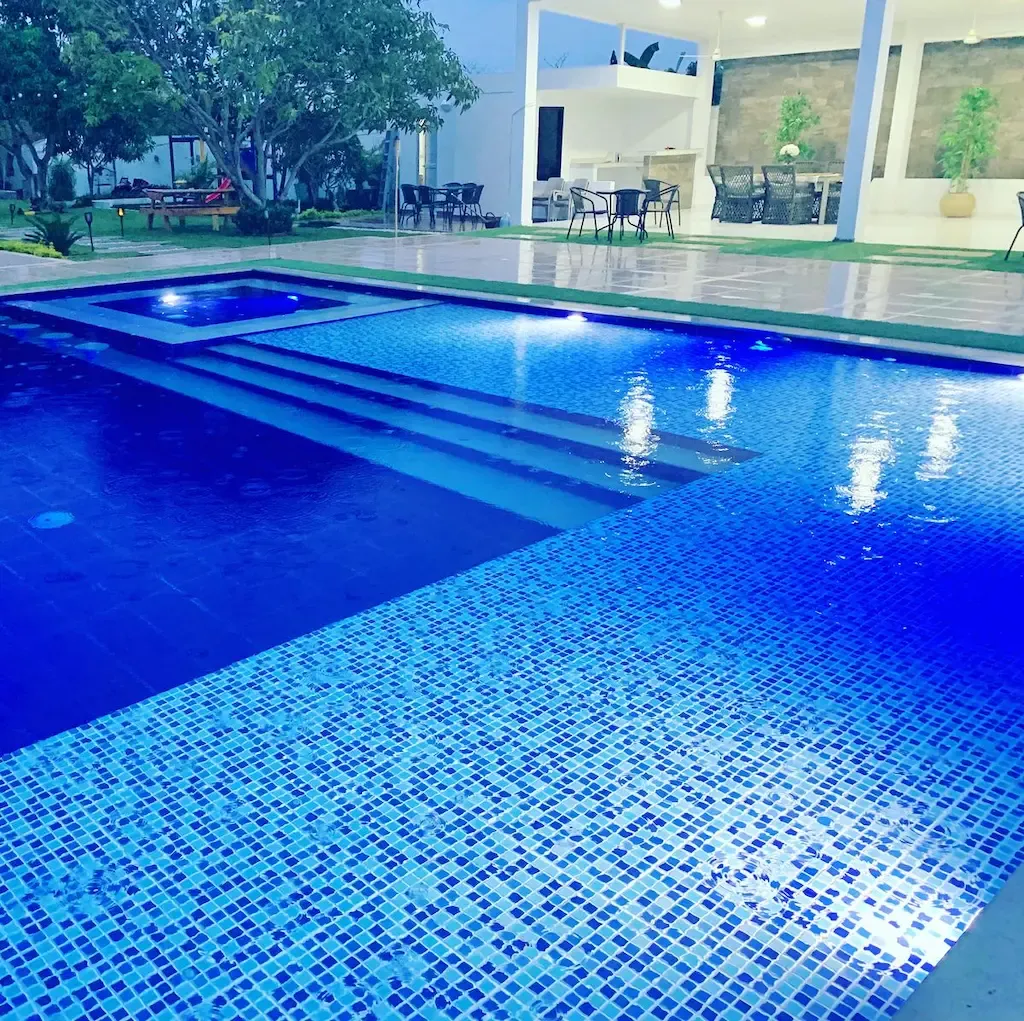 gạch ốp lát hồ bơi Mosaic